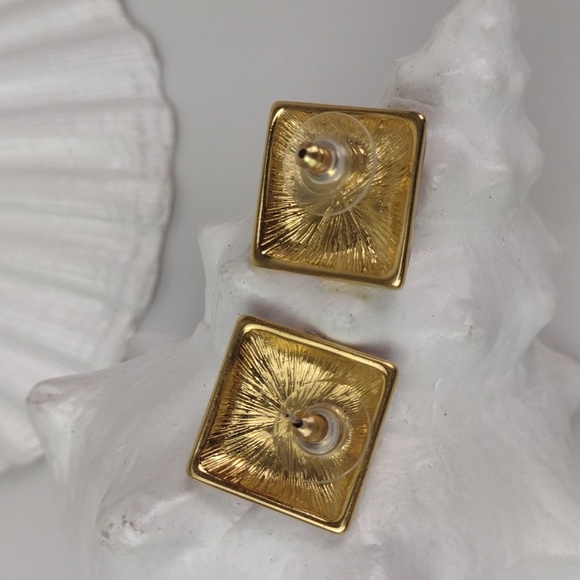 Red & Gold Tone Raised Graphic Enameled Pierced Earrings - Picture 4 of 6